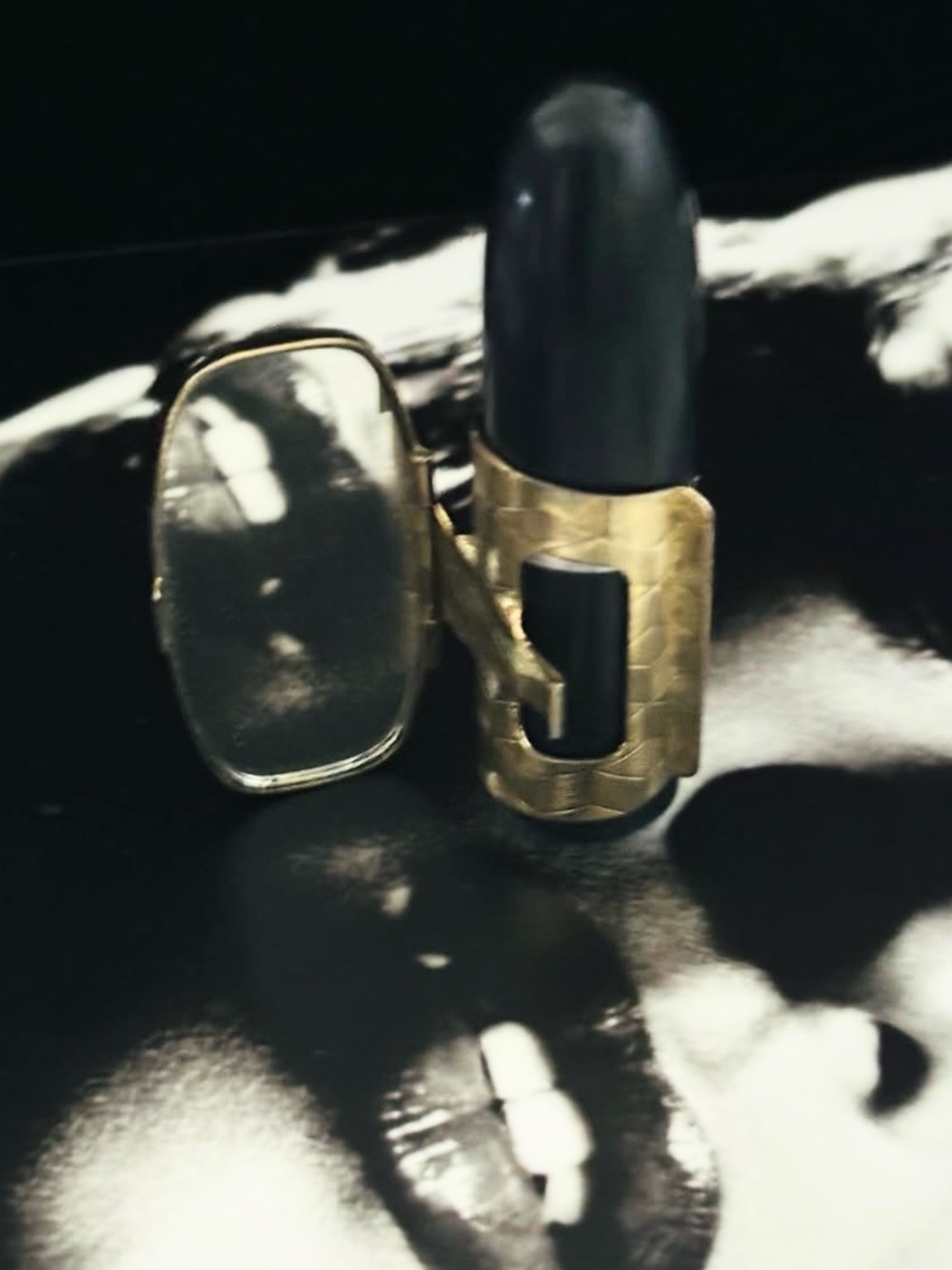 Vintage Lipstick Holder With Mirror. - Picture 2 of 4